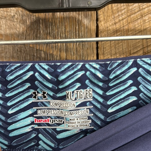 Under Armour Women's UA HeatGear compression Capri leggings size XL - Picture 2 of 4